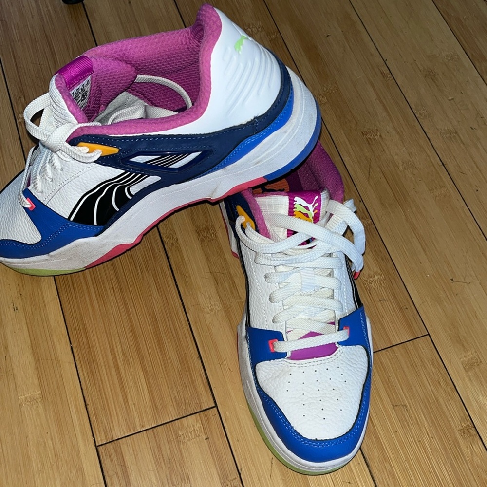 Colorful pumas